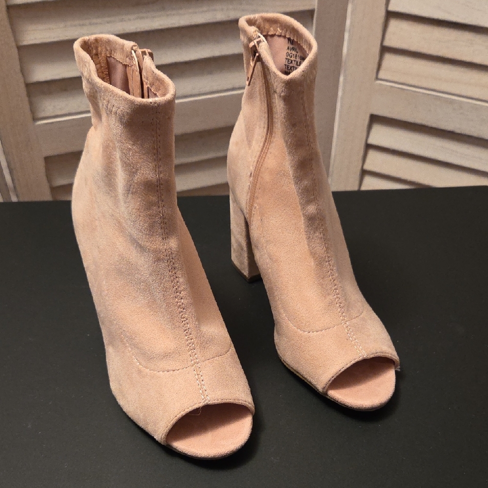Women's Peep-Toe Ankle Boots - Blush Pink